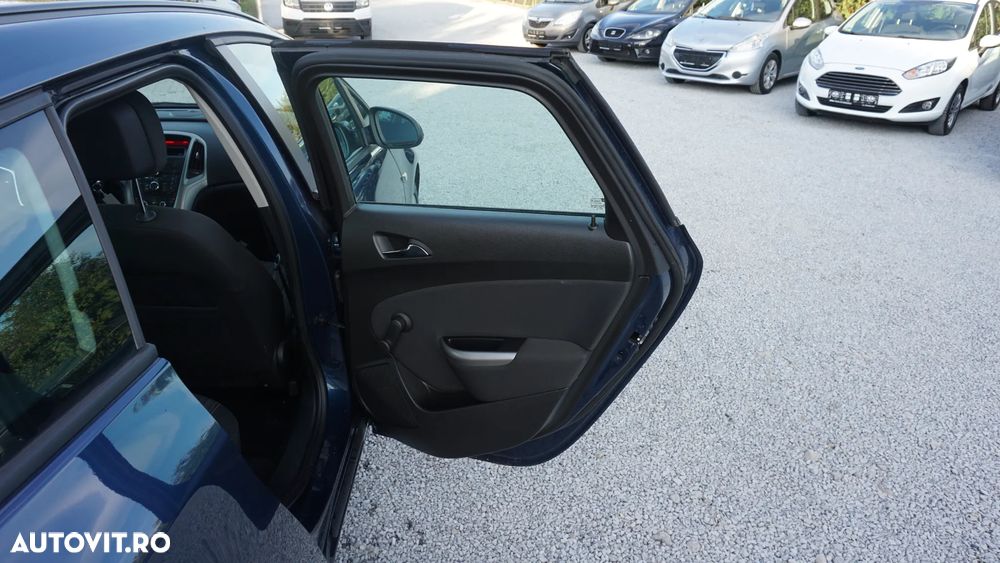 Opel Astra 2.0 CDTI DPF Innovation - 11