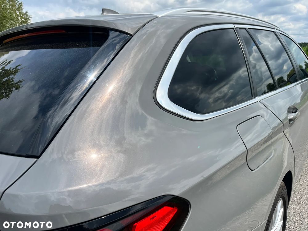 BMW Seria 5 520e Luxury Line - 13