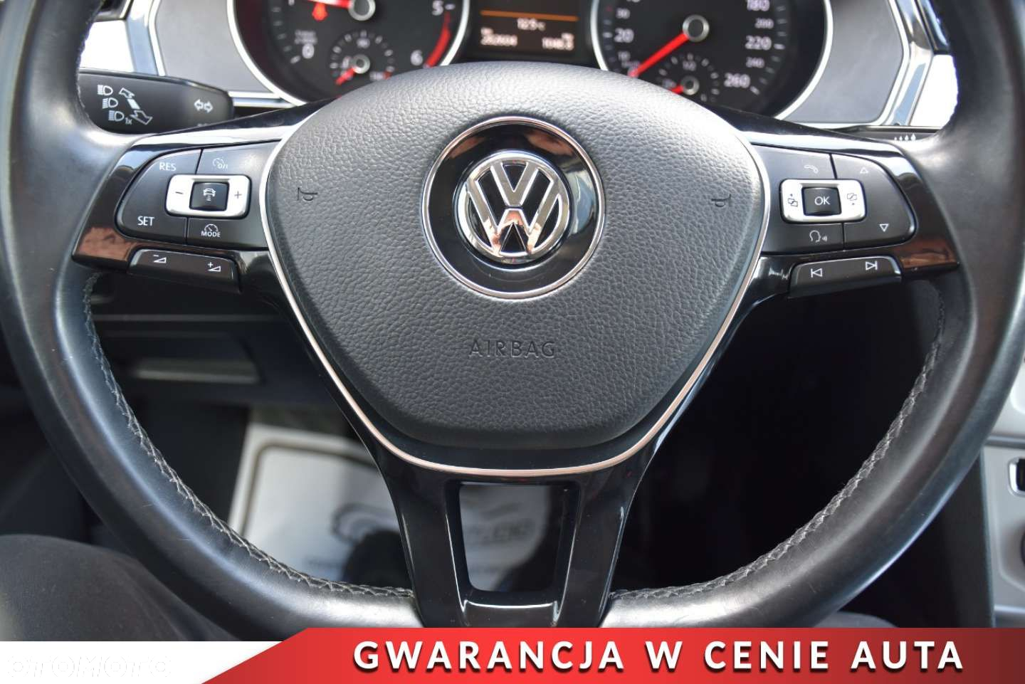 Volkswagen Passat 2.0 TDI SCR Comfortline - 16