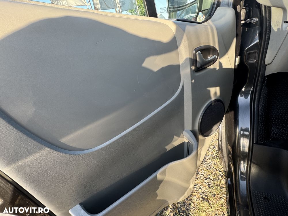 Opel Vivaro - 13