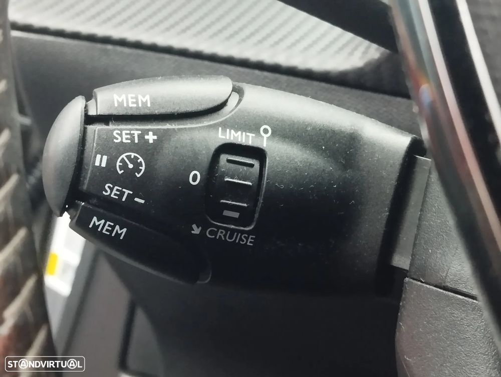 Peugeot 2008 1.2 PureTech Active Pack - 22