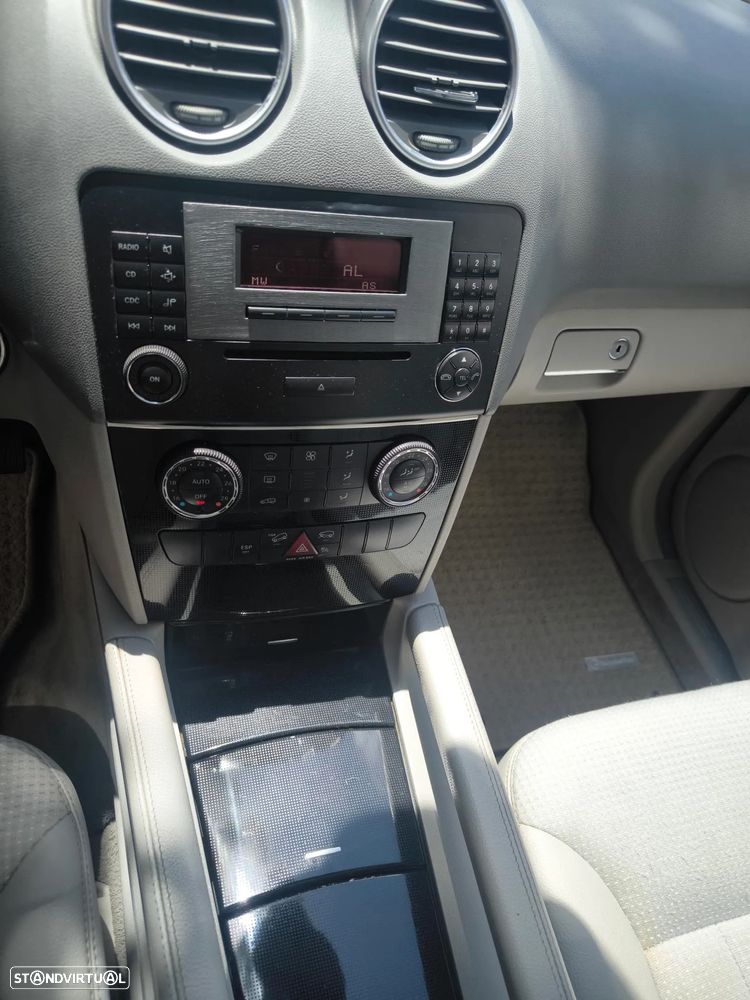 Mercedes-Benz ML 320 CDI - 16