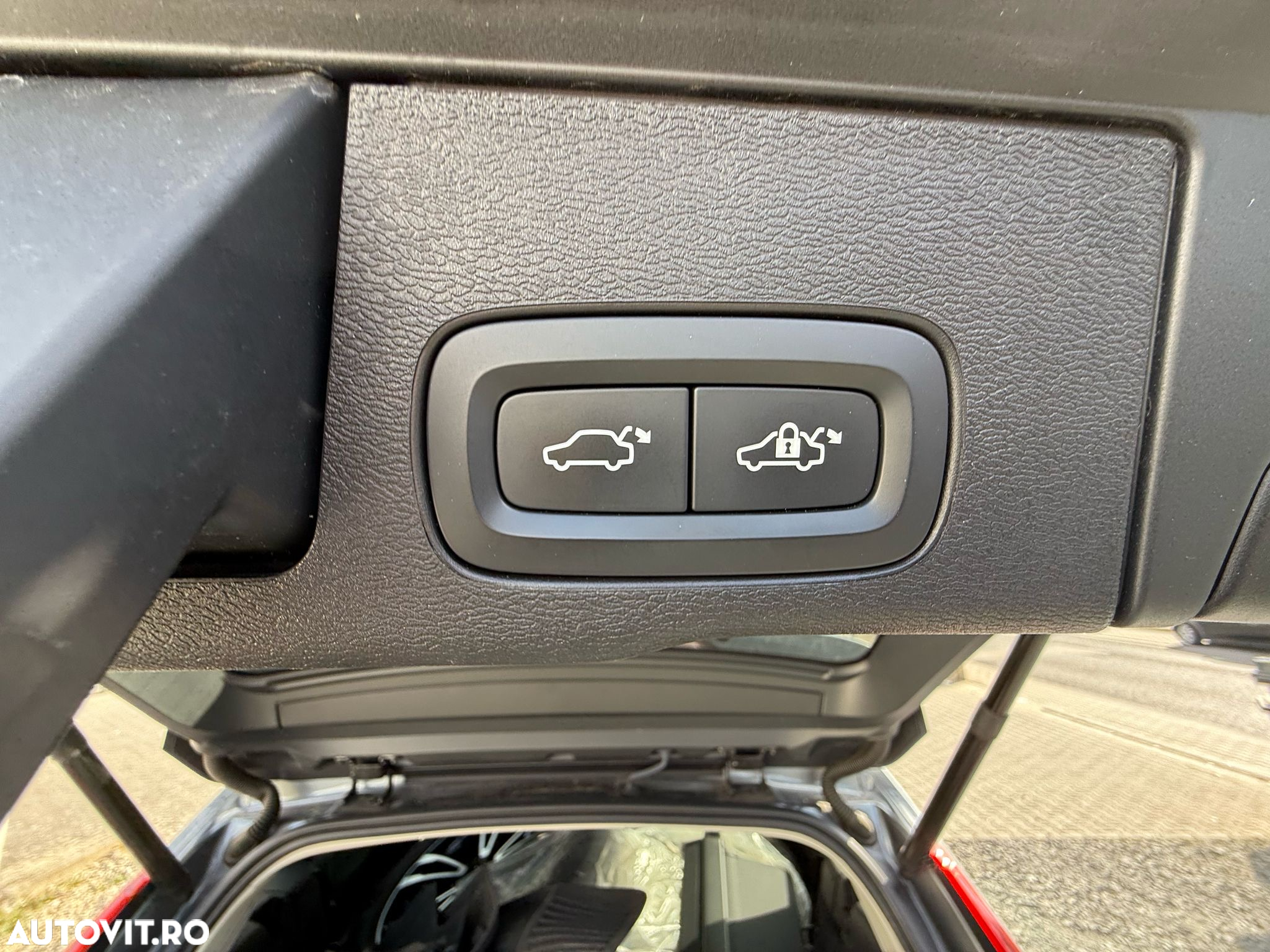 Volvo XC 60 B4 D AWD Geartronic Momentum Pro - 18