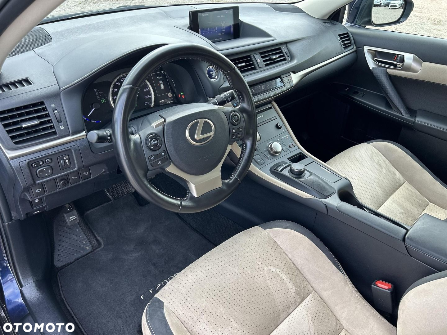 Lexus CT - 9