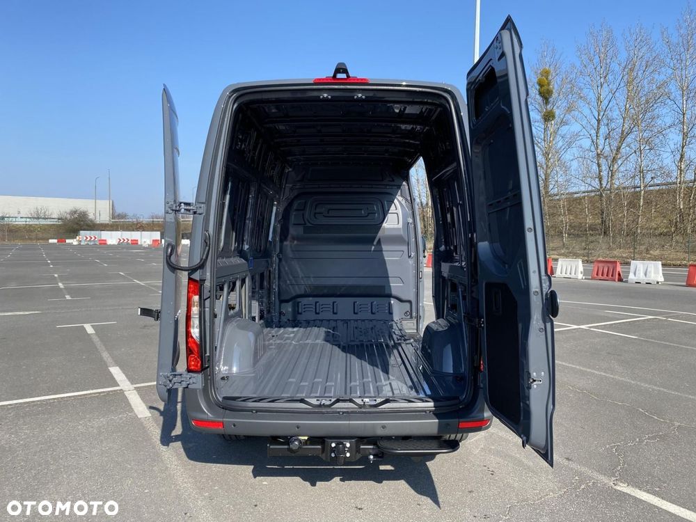 Mercedes-Benz Sprinter - 20