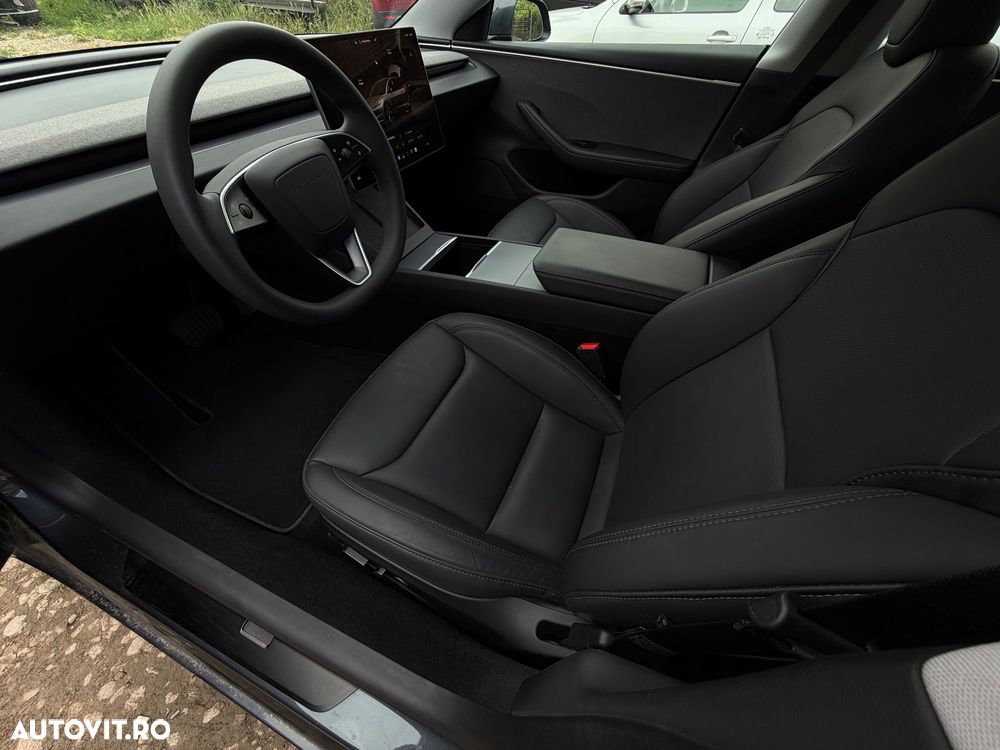 TESLA Model 3 2025 — imagine 5