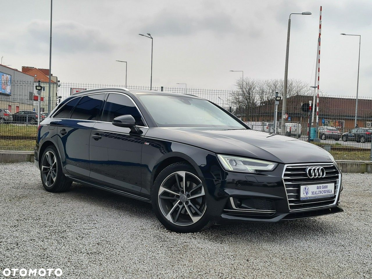 Audi A4 Avant 2.0 TDI DPF clean diesel multitronic S line Sportpaket - 3