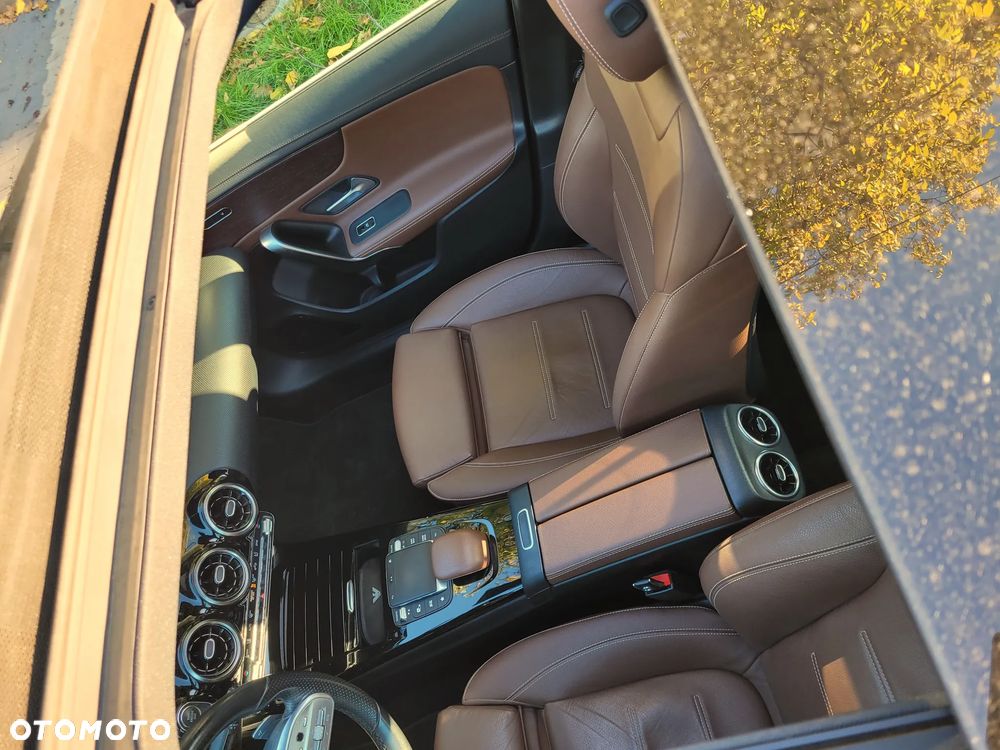 Mercedes-Benz Klasa A 220 4-Matic AMG Line 7G-DCT - 12
