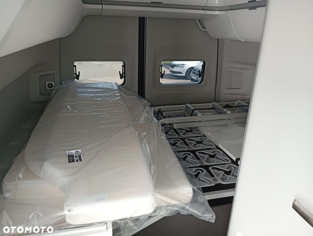 Volkswagen Grand California - 22