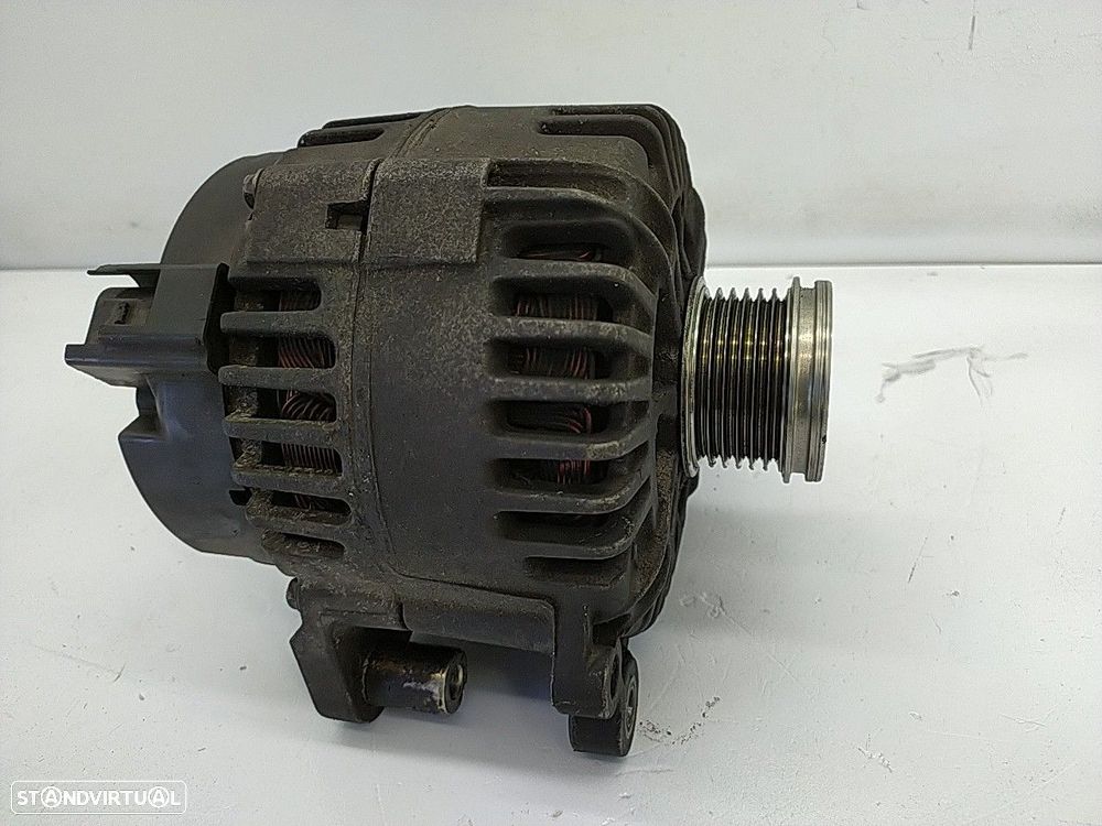 Alternador Volkswagen Passat Variant (3C5) - 4