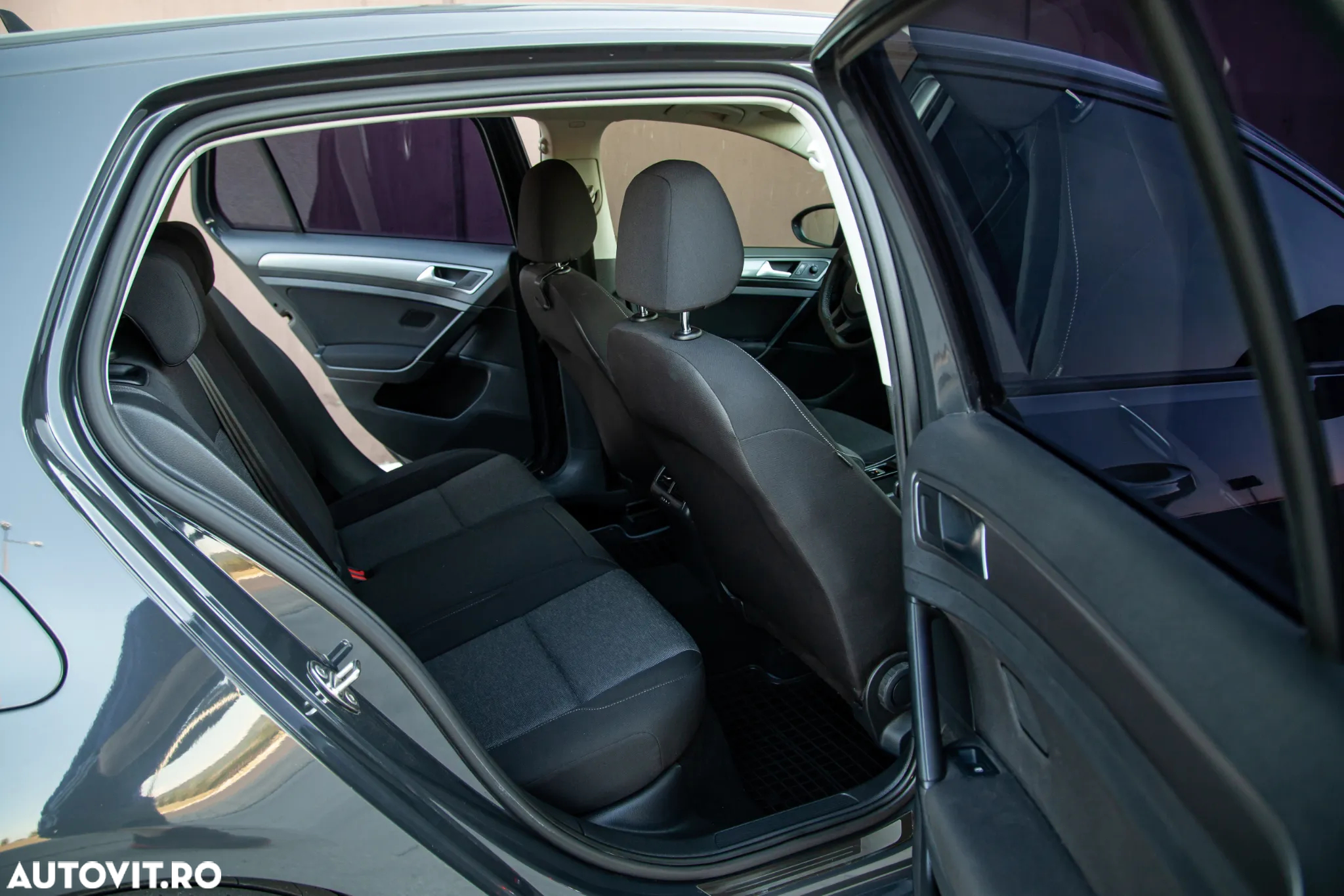 Volkswagen Golf - 13