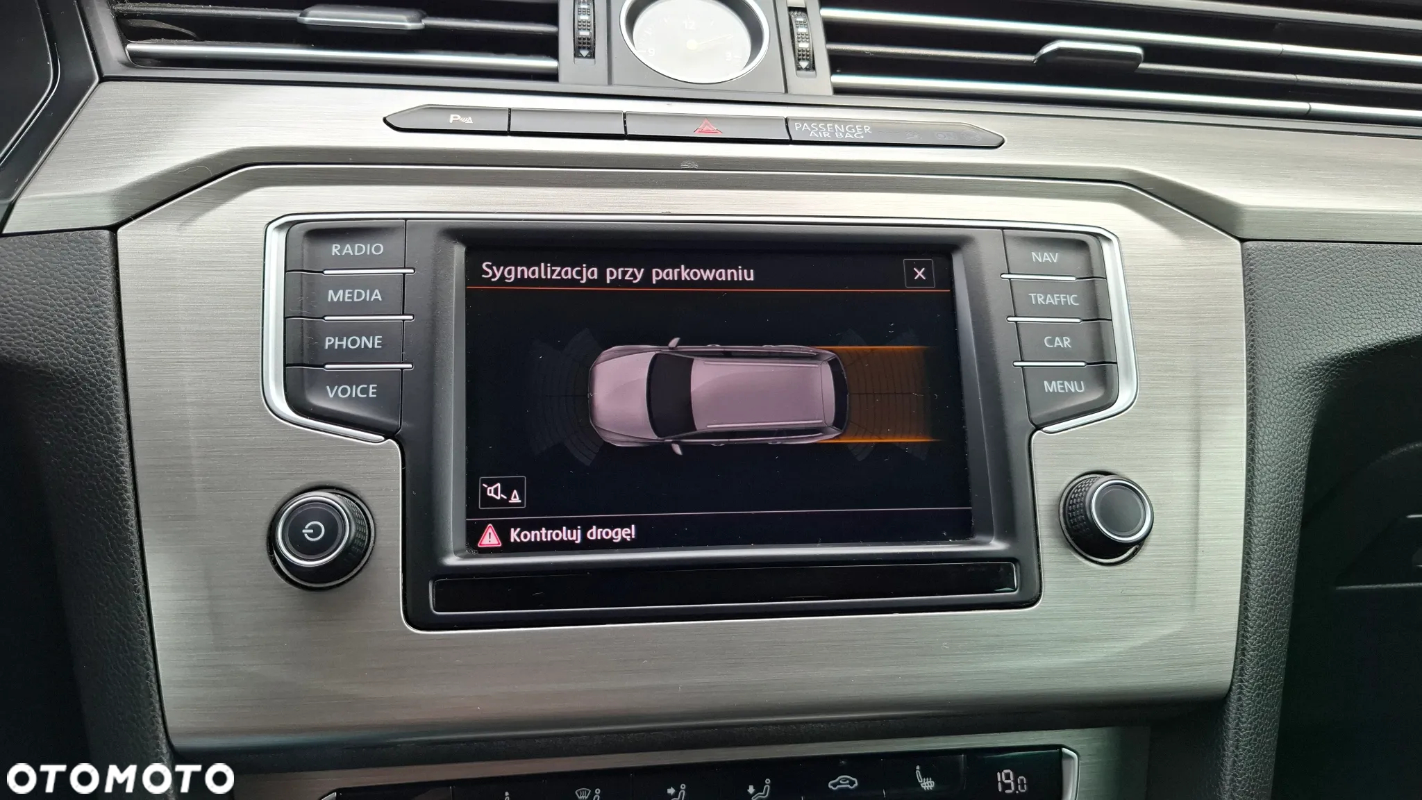 Volkswagen Passat - 16