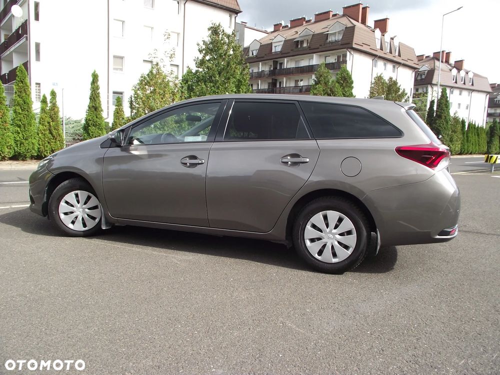 Toyota Auris 1.6 Classic Plus - 11