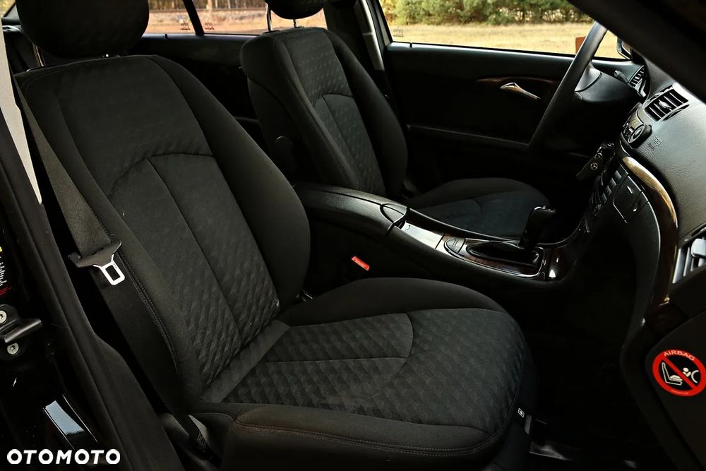 Mercedes-Benz Klasa E 220 T CDI Automatik Avantgarde - 31