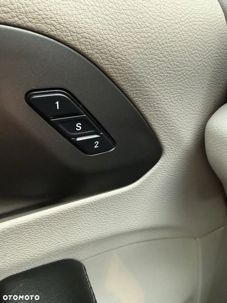 Chrysler Pacifica - 22