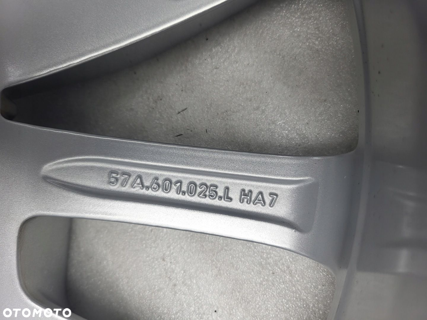 SKODA KAROQ 57A YETI 7x18 ET45 5x112 57A601025L 57A601025D - 4