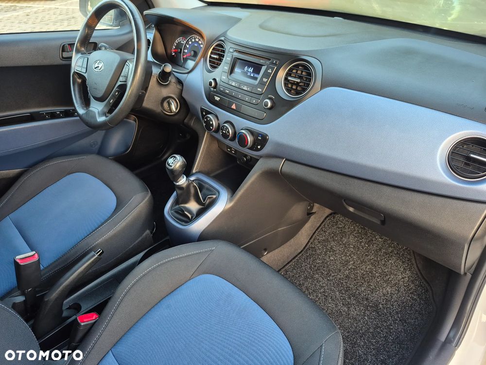 Hyundai i10 1.2 Fifa World Cup Edition - 16