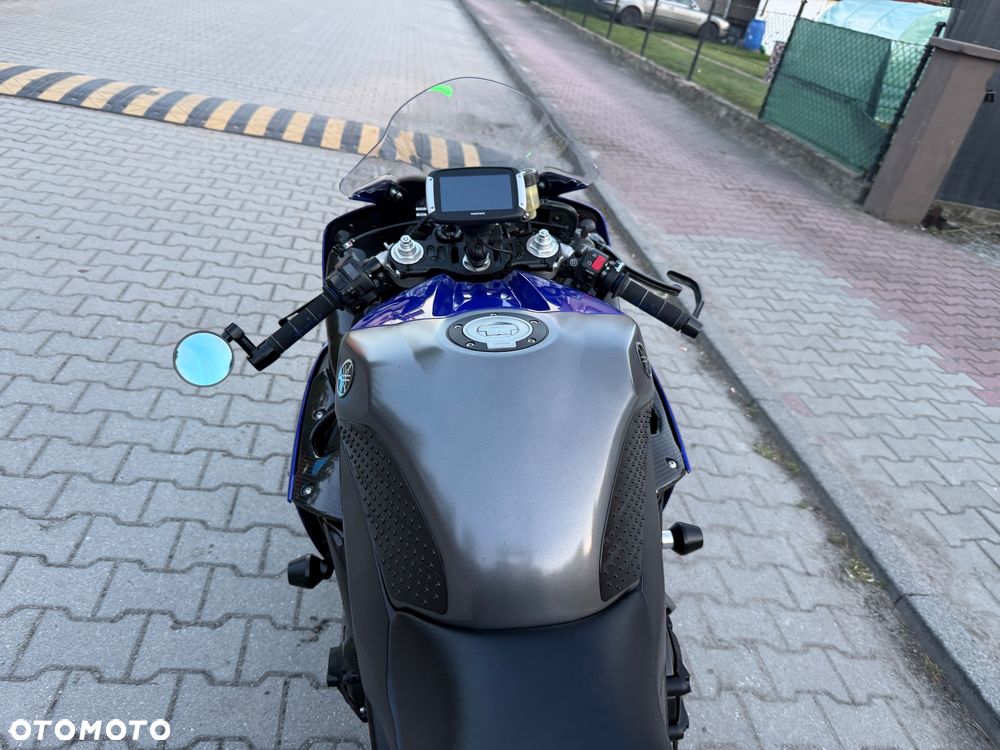 Yamaha R1 - 21