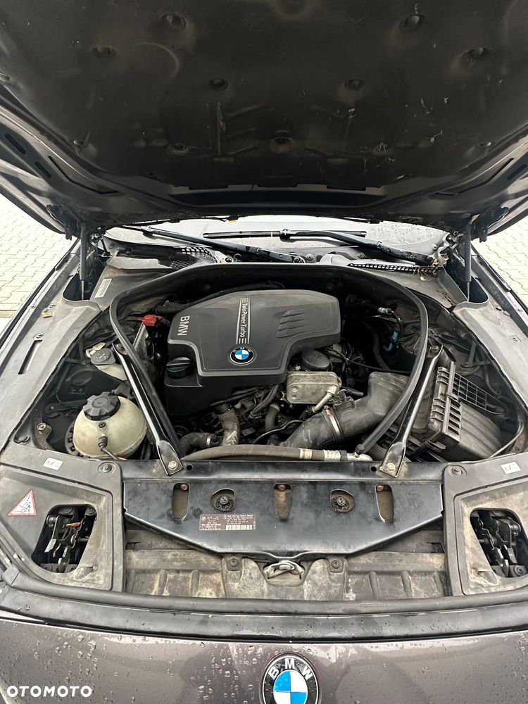 BMW Seria 5 528i xDrive Luxury Line - 25