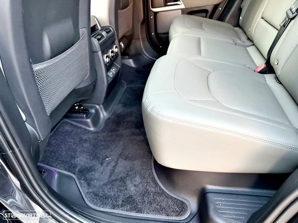 Land Rover Defender 2.0 P400e 110 AWD X-Dynamic HSE - 38