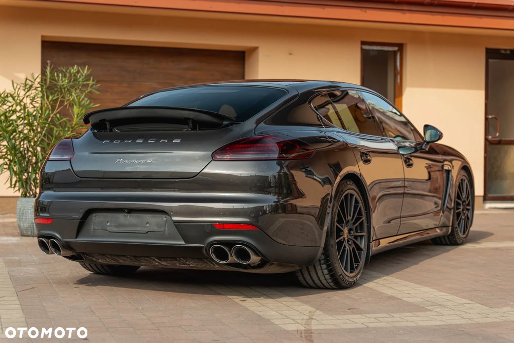 Porsche Panamera 4 Edition - 9