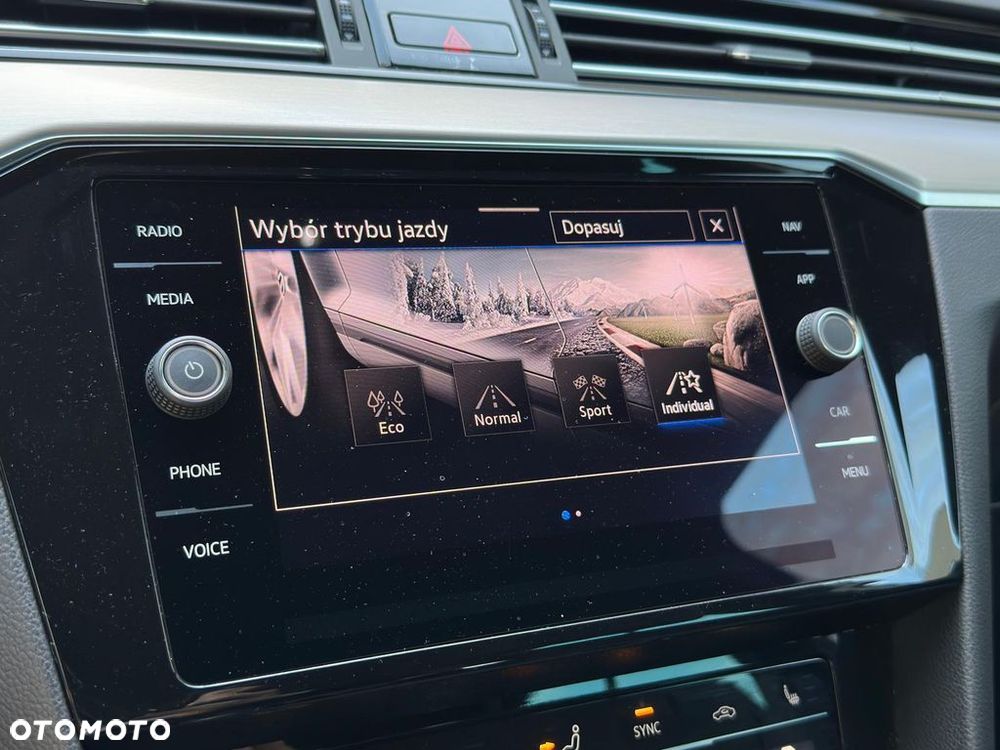 Volkswagen Passat - 22