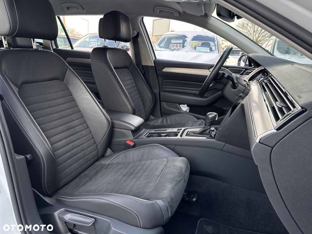 Volkswagen Passat Variant 2.0 TDI SCR Elegance DSG - 12