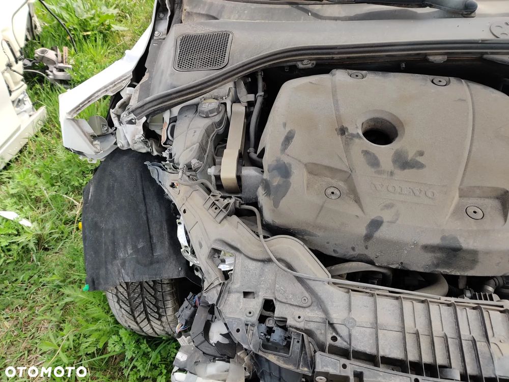 Volvo V60 Cross Country T5 AWD Geartronic Momentum - 9