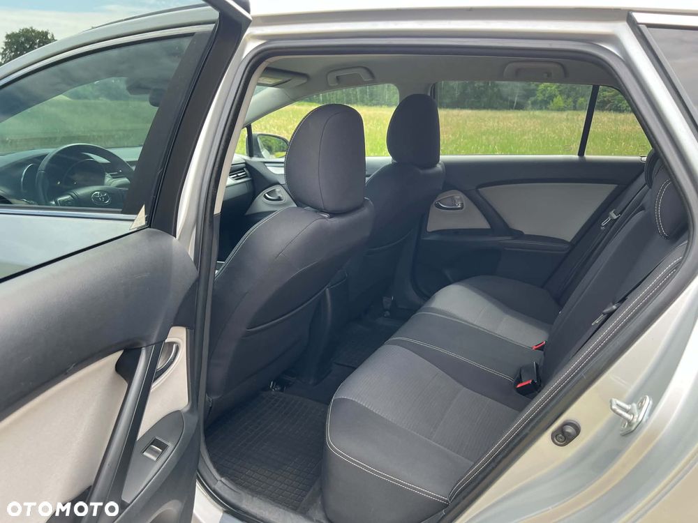 Toyota Avensis 2.0 D-4D Premium - 25