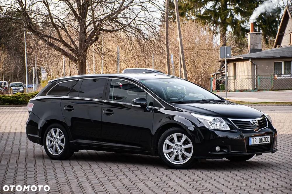 Toyota Avensis 2.2 D-4D X - 23