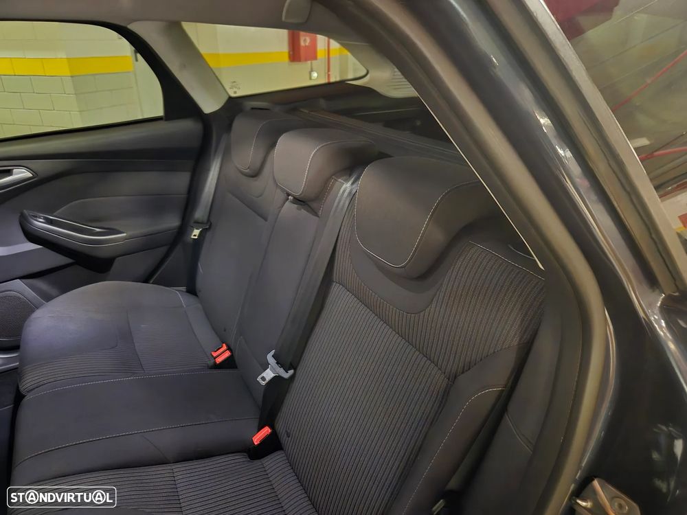 Ford Focus SW 1.6 TDCi Titanium Best - 26