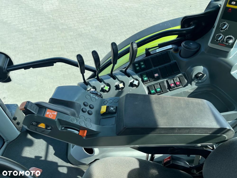 Claas Arion 640 - 14