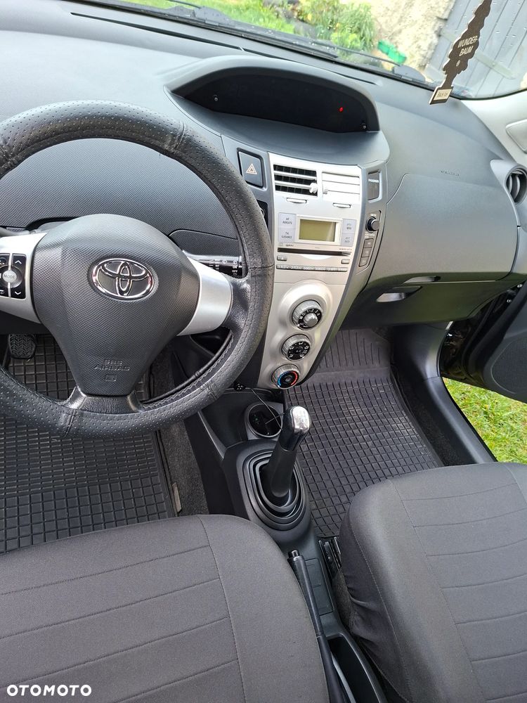 Toyota Yaris 1.3 Luna - 8