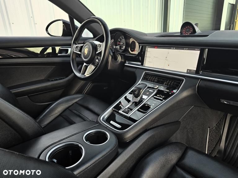 Porsche Panamera 4S - 7