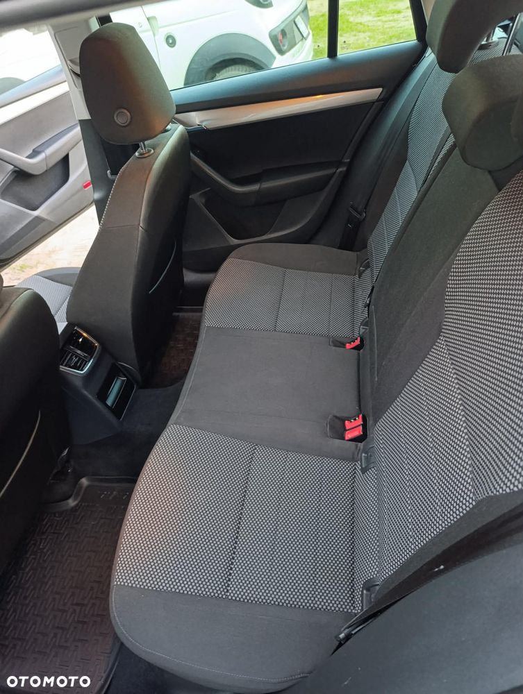 Skoda Octavia 2.0 TDI Ambition DSG - 17