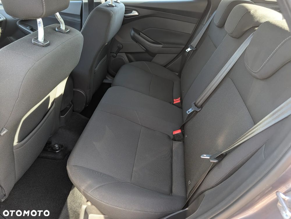 Ford Focus 1.6 Trend - 16