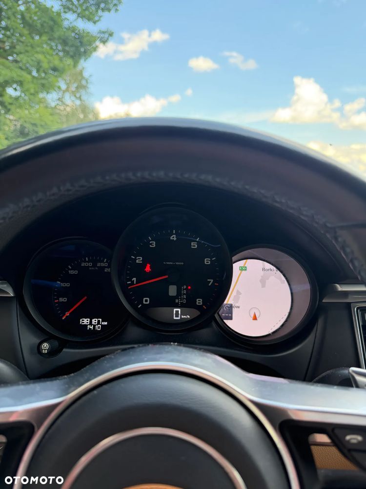 Porsche Macan Standard - 19