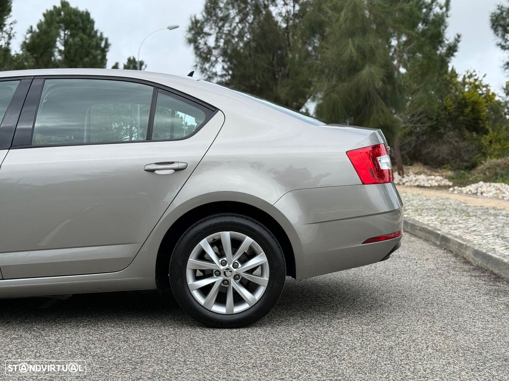 Skoda Octavia 1.6 TDI Ambition - 13