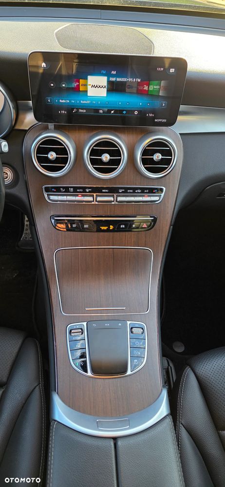 Mercedes-Benz GLC 300 4Matic 9G-TRONIC AMG Line - 17