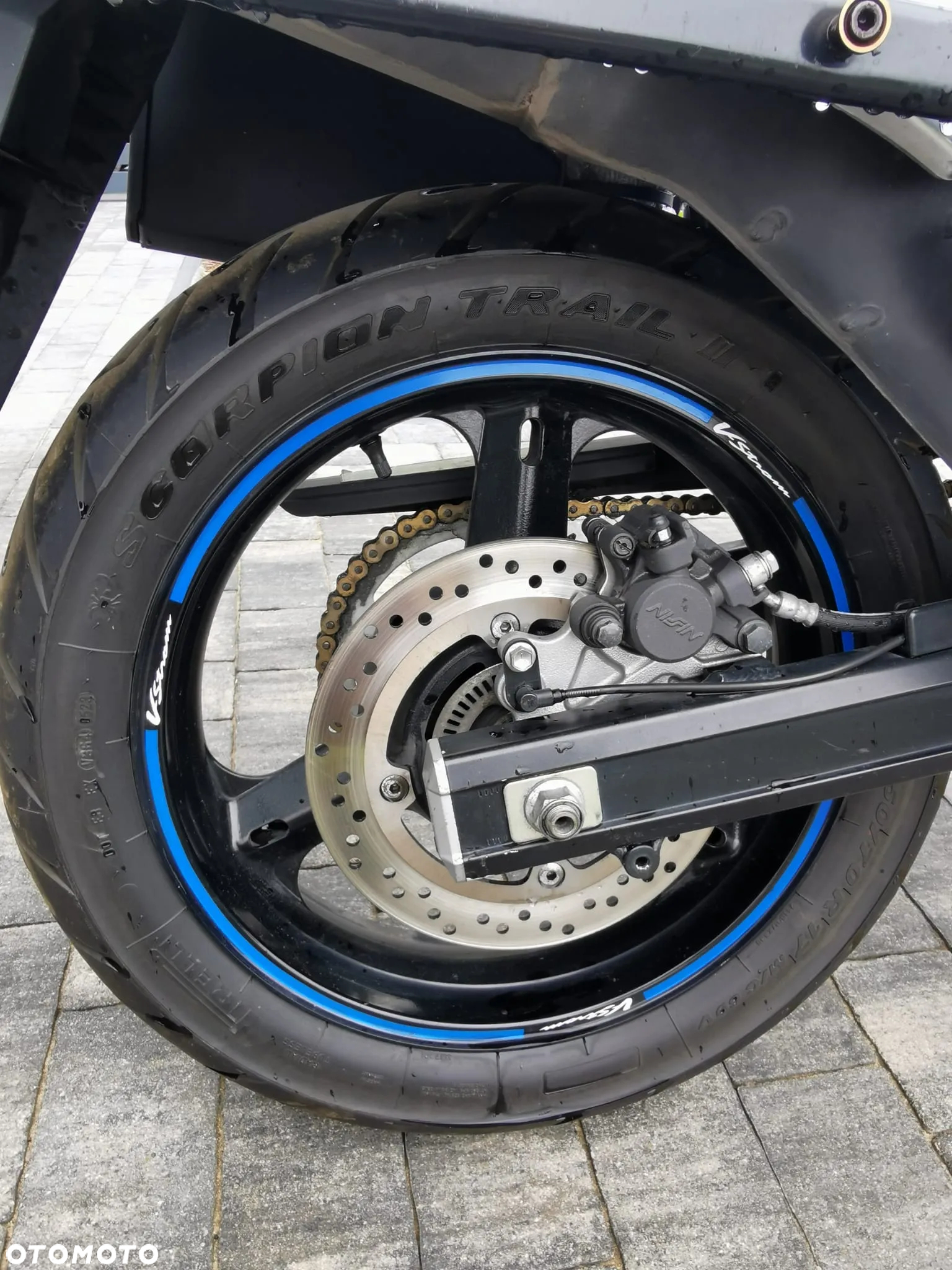 Suzuki V-STROM - 9