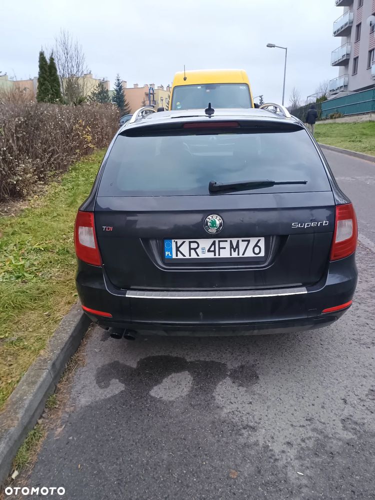 Skoda Superb 2.0 TDI DSG Elegance - 8