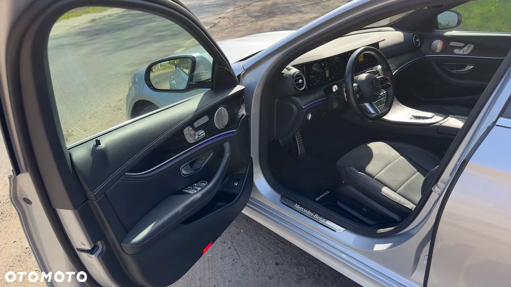 Mercedes-Benz Klasa E 300 d 4Matic 9G-TRONIC AMG Line - 9