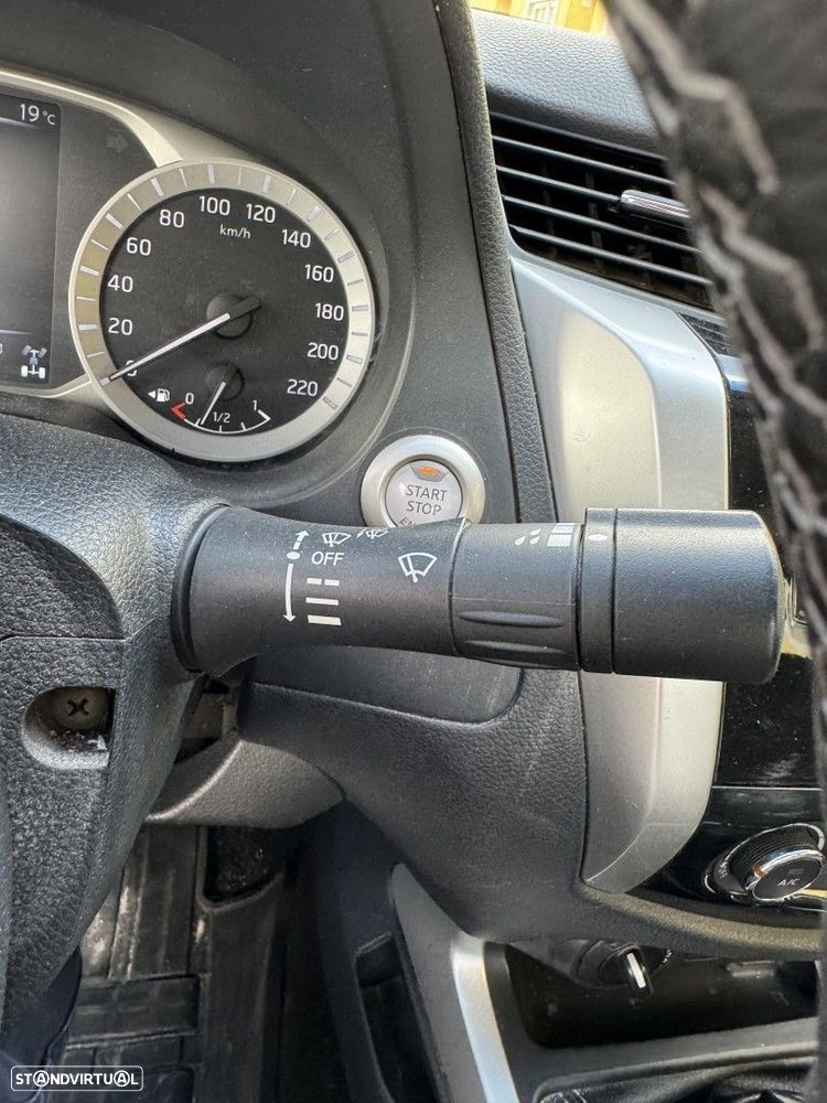 Nissan Navara 2.3 dCi CD 4WD N-Connecta - 8