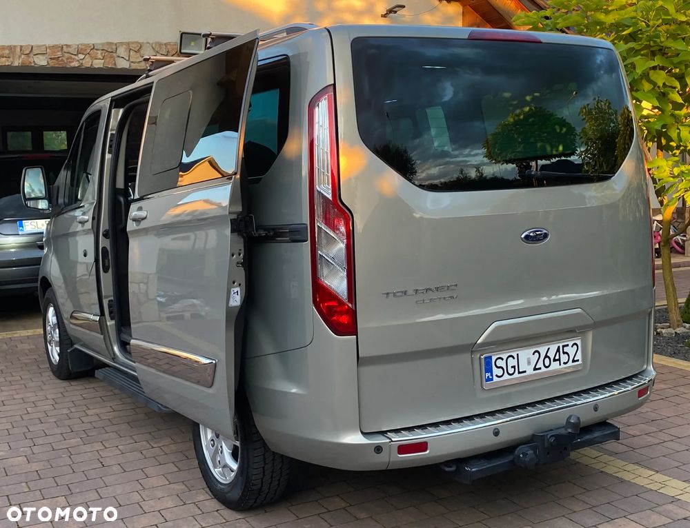Ford Tourneo Custom - 8