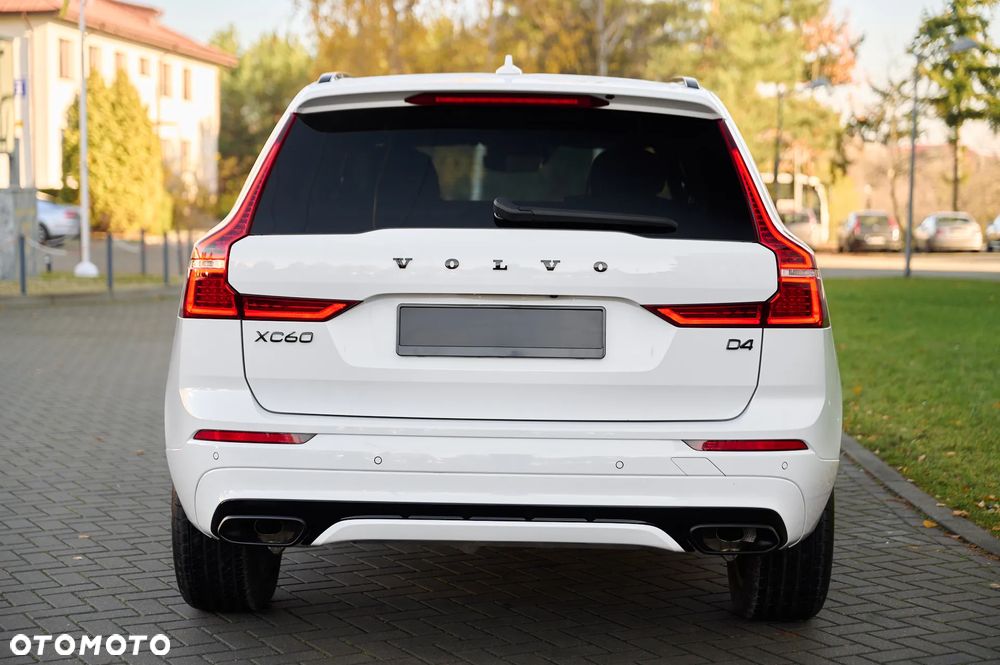 Volvo XC 60 D4 R-Design - 9