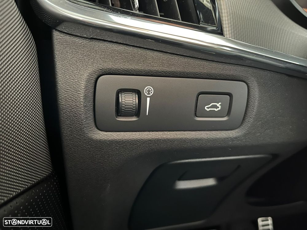 Volvo V90 D4 Geartronic R Design - 23
