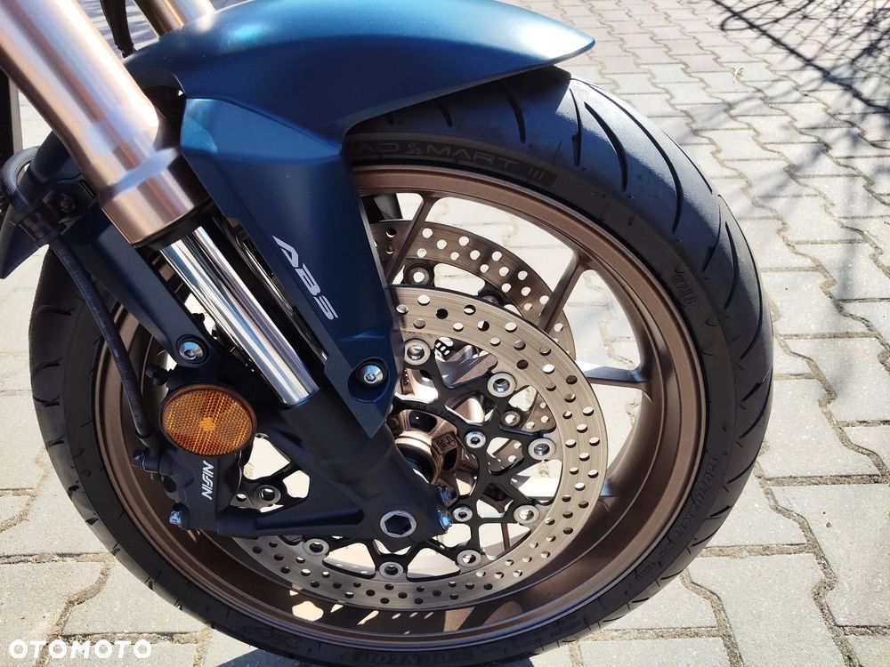 Honda CB - 25