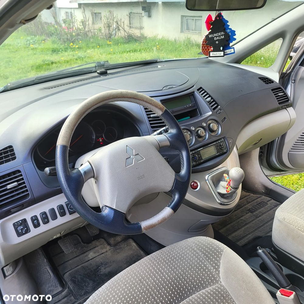 Mitsubishi Grandis 2.4 Motion - 8