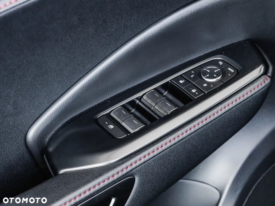 Lexus LBX 1.5 Hybrid Emotion - 5