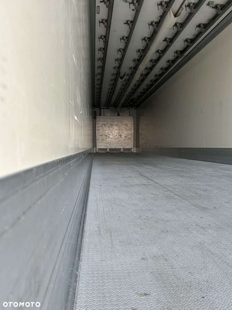 Schmitz Cargobull THERMO KING SLX300 HAKÓWKA / 7 CM GRUBA ŚCIANA / KOSZ PALETOWY / 4 ZAMKI / DIESEL + ELEKTRYK / 2012 ROK !! - 31